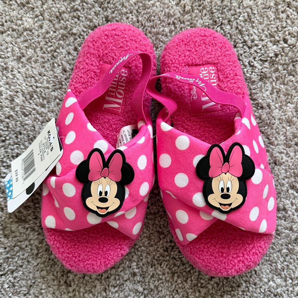 NWT Minnie Mouse Slippers